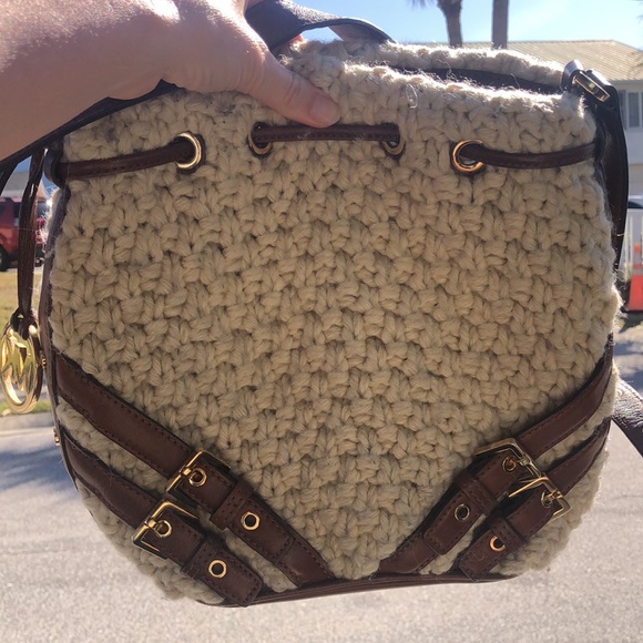 Michael kors milo strap bag! Rare find - Picture 8 of 11